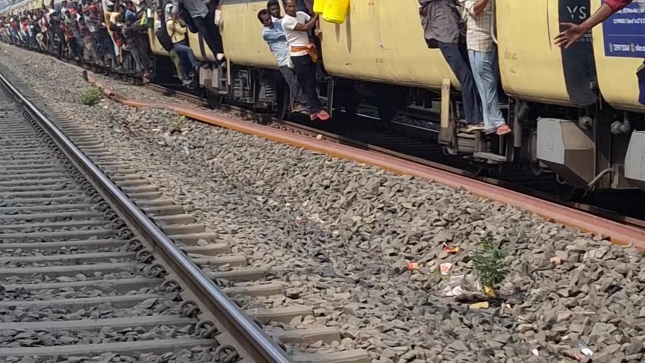 Video of crowd in trains between Bhabua and Patna Gaya