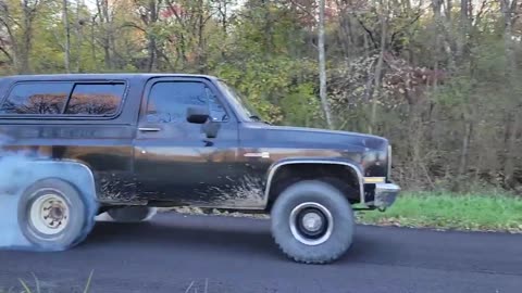 Chevrolet K5 Blazer Burnout !!