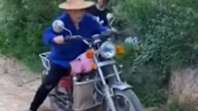 Chinese Comedian 😂 China fanny video 2021 🤣 CHINESE funny video tik tok douyin_2