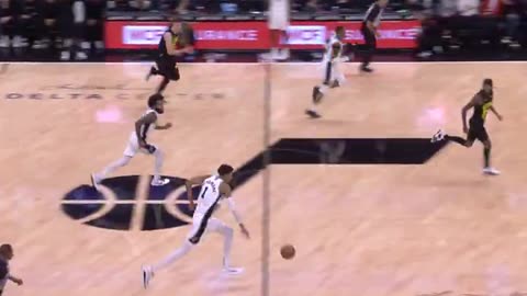 NBA - Wemby comes up with the steal and delivers a behind-the-back dime on the break 🔥