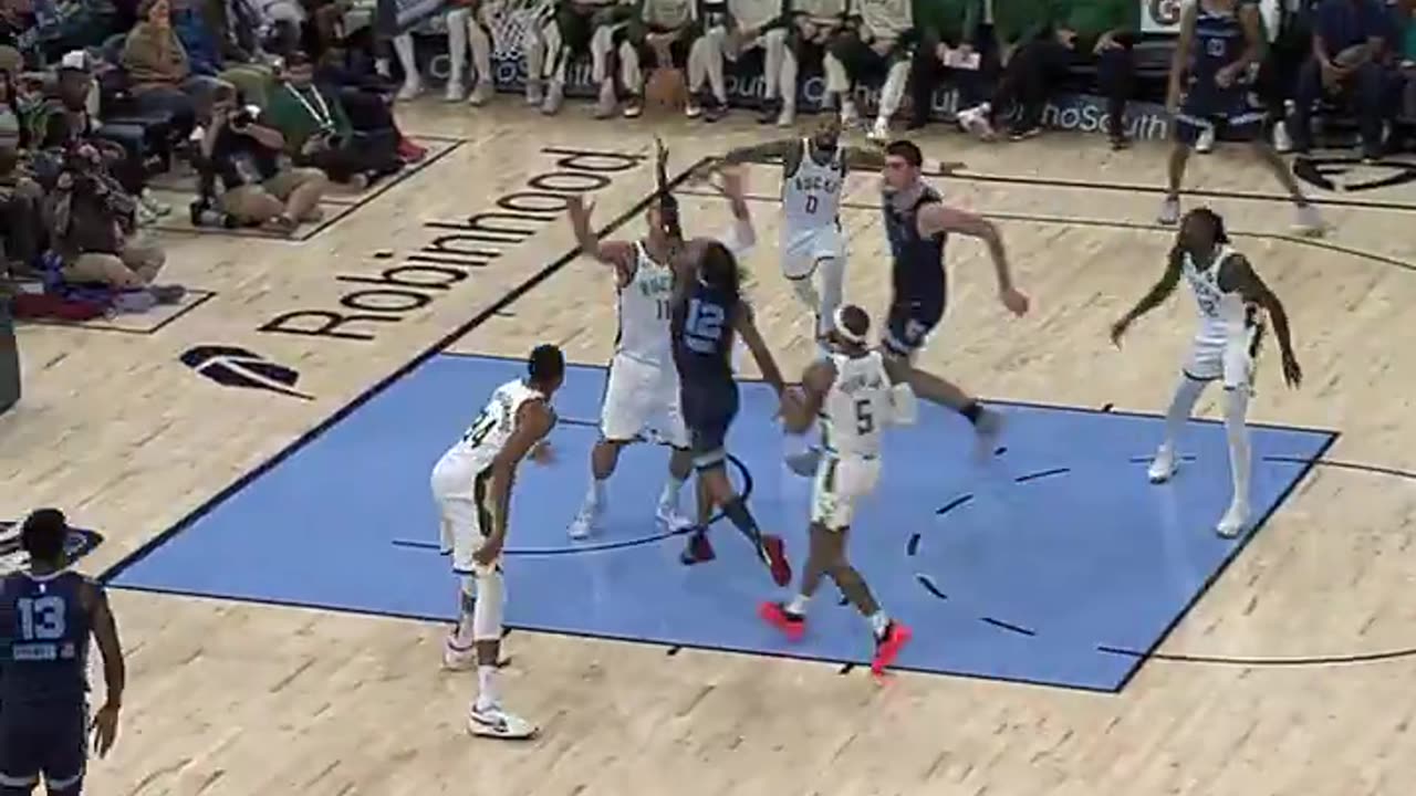 NBA - Zach Edey flushes the lob pass from Ja 😤