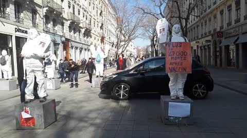 Les Masques Blancs Lyon Marche Funebre lyon centre le 5 mars 2022