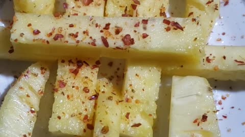 Do you eat pineapple spicy?😋😋😋