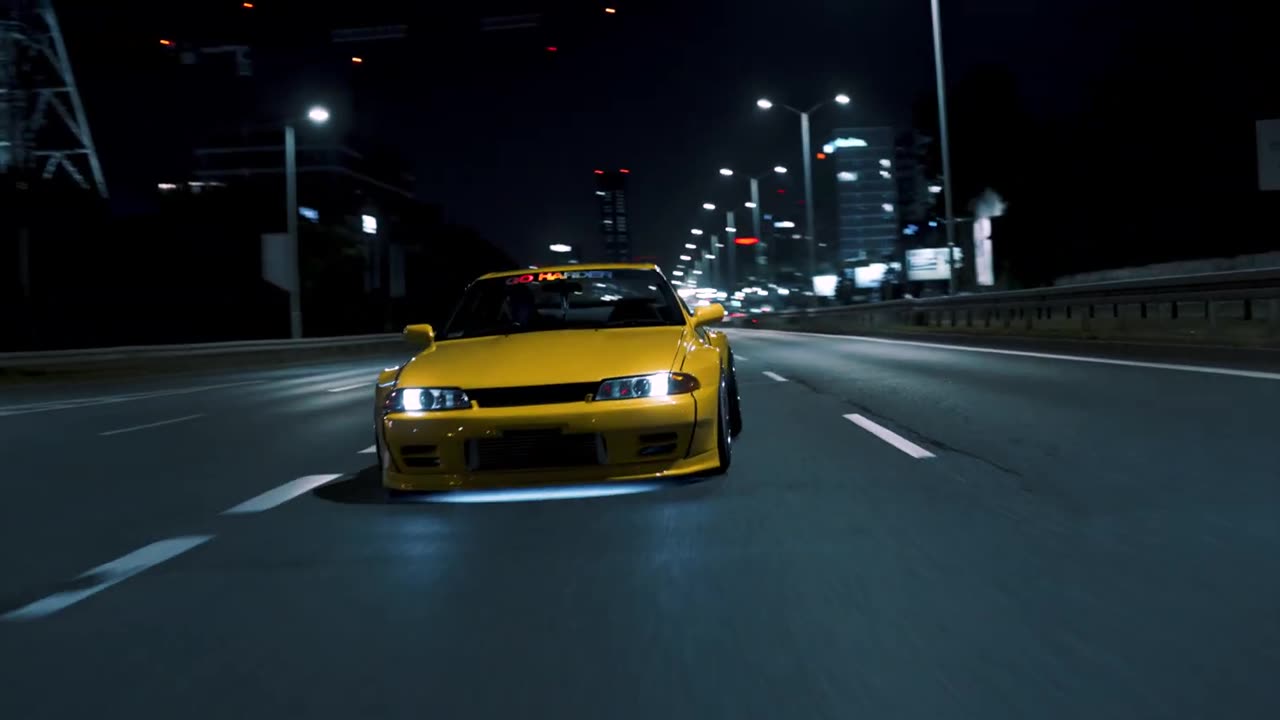 Yellow R32 Skyline Supercar