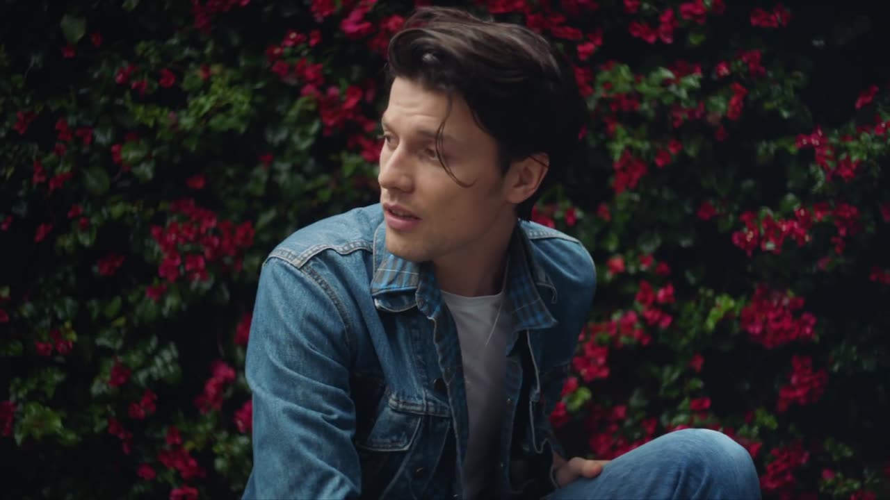 Official Music Video by James Bay performing “Us”