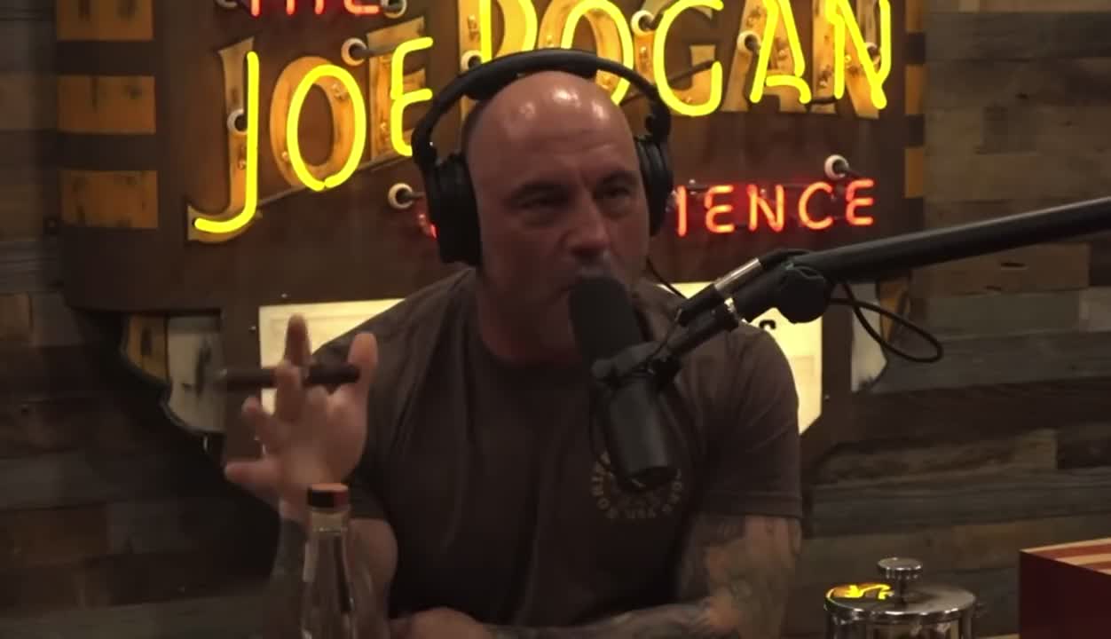 Joe Rogan slams authoritarian leftists who are pushing corona- vaccine, mask mandates