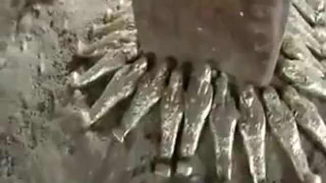A huge pharaonic treasure and a gold statue were found in Egypt Do Rumble