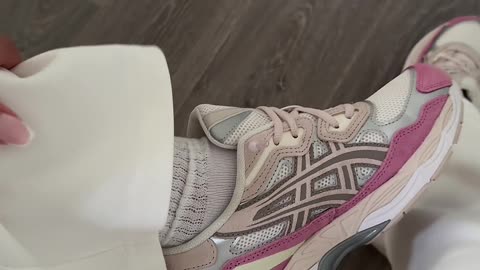 Asics nyc cream pink 🎀