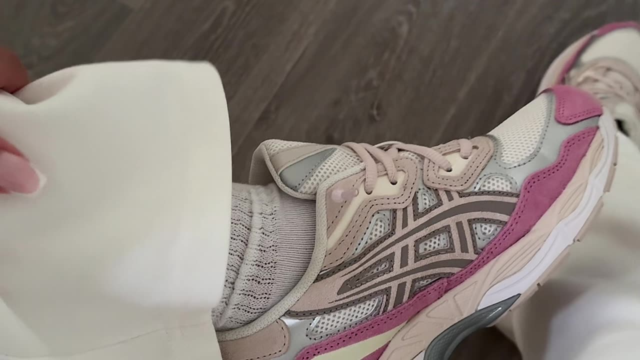 Asics nyc cream pink 🎀