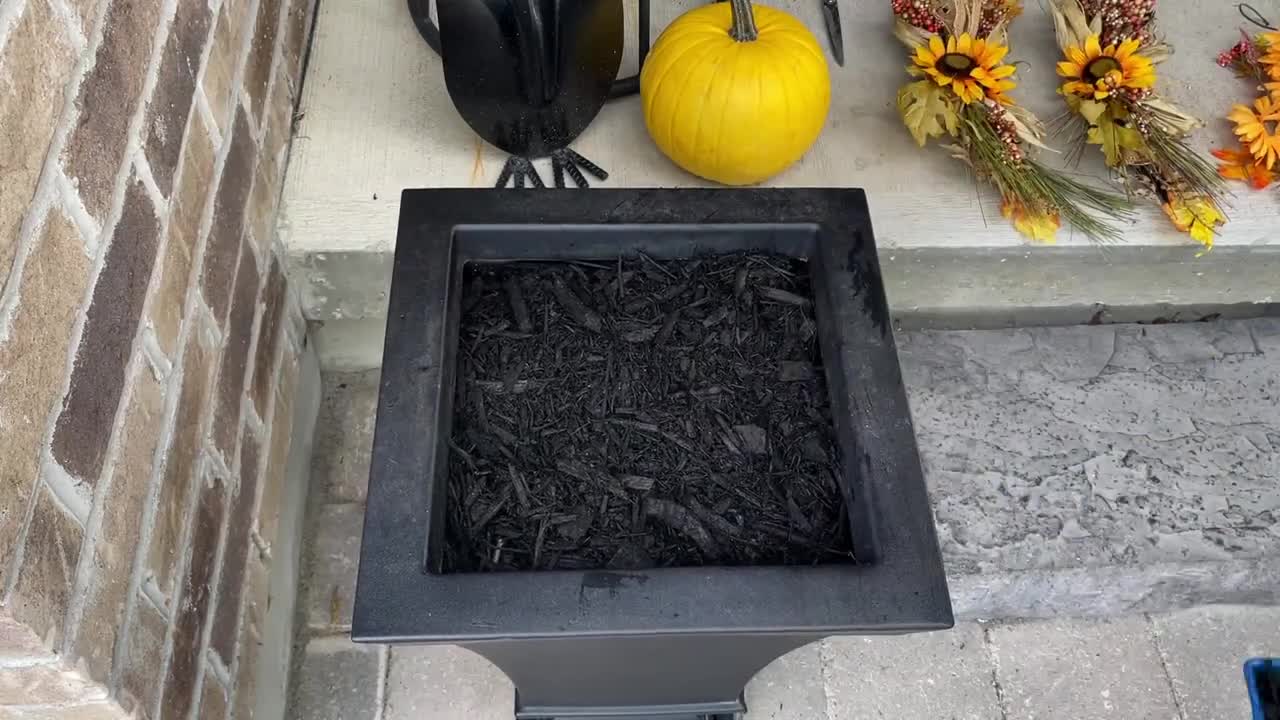 How To Put Together A Simple Fall Planter Decoration