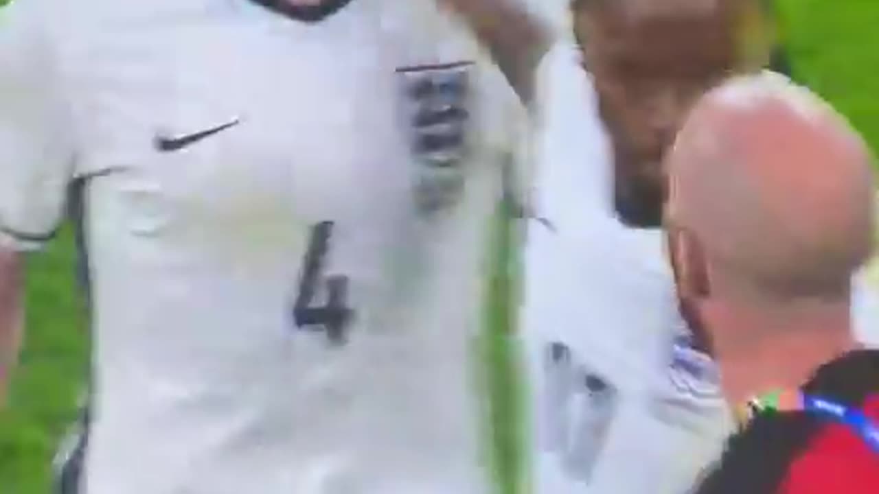 Declan Rice going “SHUT UP, PU**Y” to the Slovakia manager