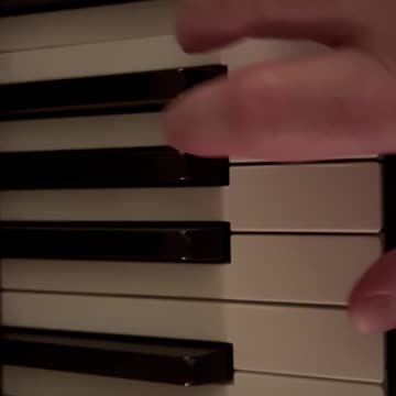 Part 1. Learn how to play Santa Claus is Coming to Town! Blues Style! On Piano #piano #blues