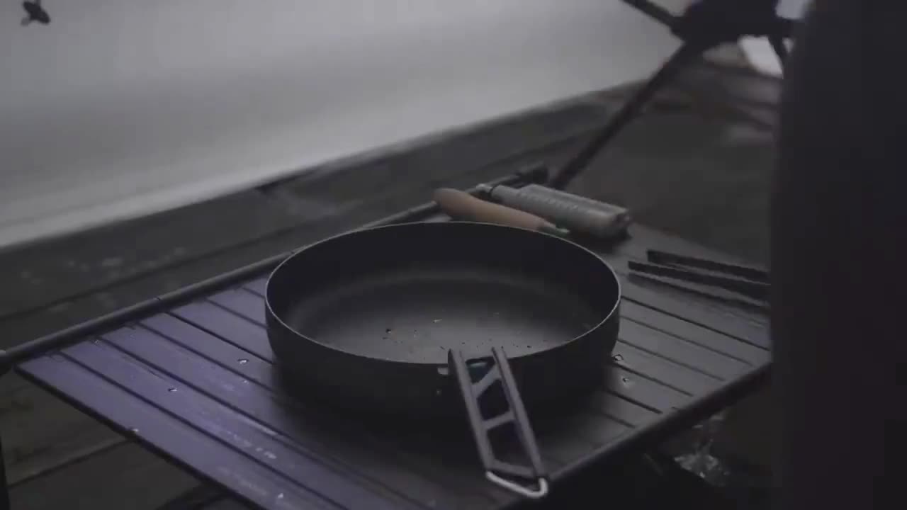 Outdoor camping in the rain, the sound of rain can really help sleep