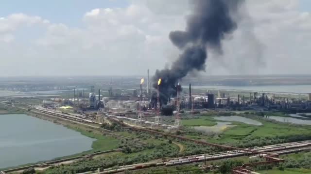 EXPLOZIE urmată de INCENDIU, la Rafinăria Petromidia Năvodari - 5 RĂNIȚI și 1 DECES