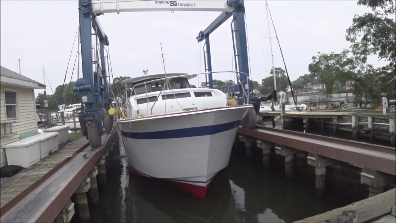 1969 Chris Craft Roamer 46: Both Cummins 6CTA Light Off Immediately