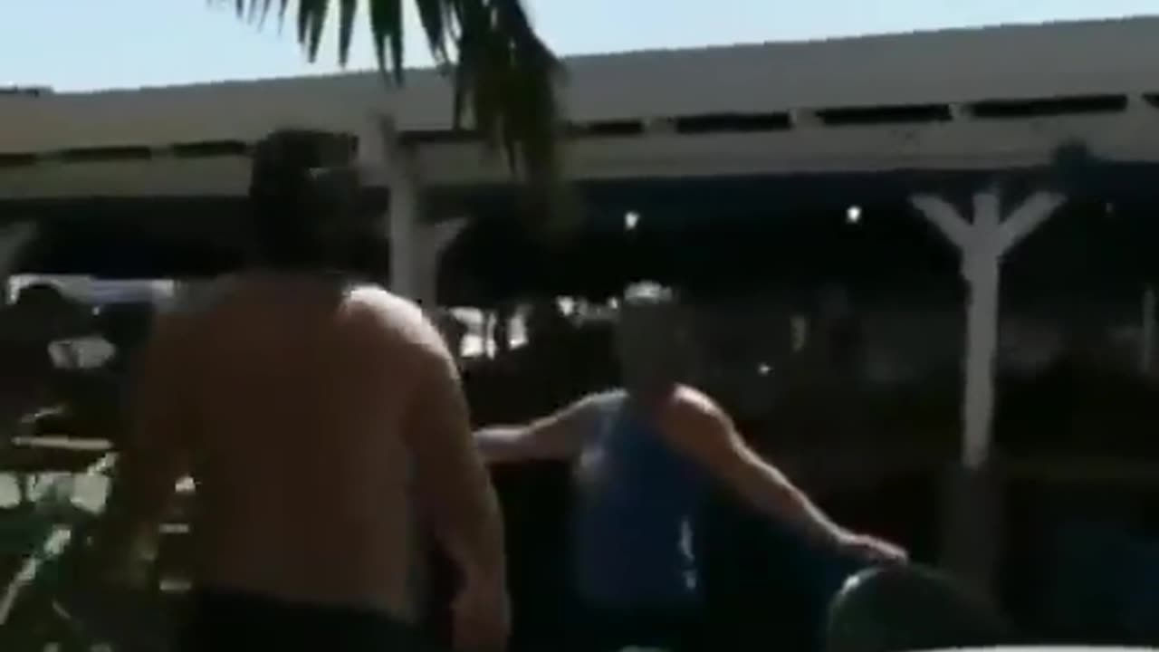 Why did he do this ? FFS!! 😱😱