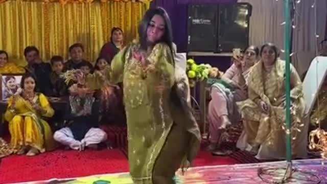 viral mehandi dance