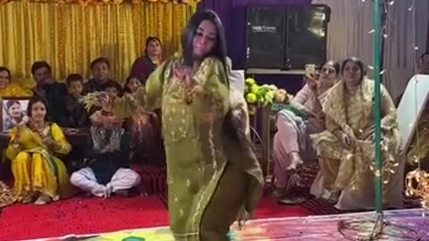 viral mehandi dance