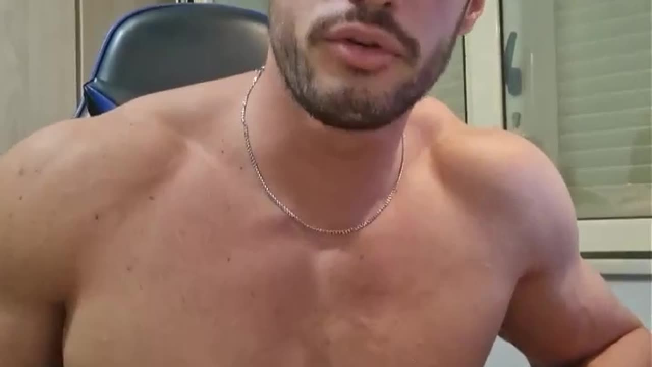 Earthquake Hits During Man's Livestream