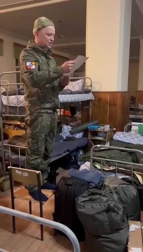 Russian soldiers receive letters from children all over the country