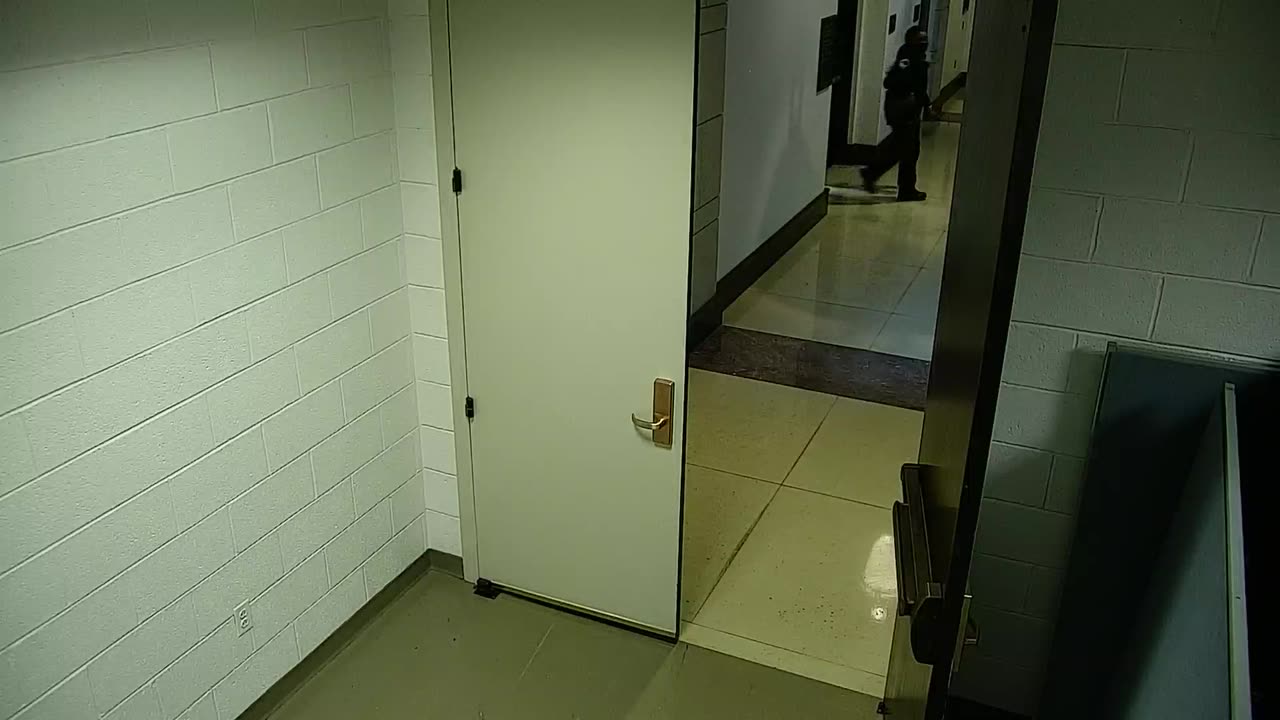 7046CVCLLElevator#3Lobby_2021-01-06_14h40min01s643ms.mp4