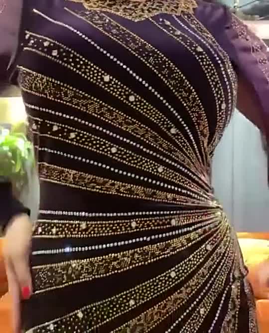 Beautiful women's dress noble temperament dress fashionable diamond robe