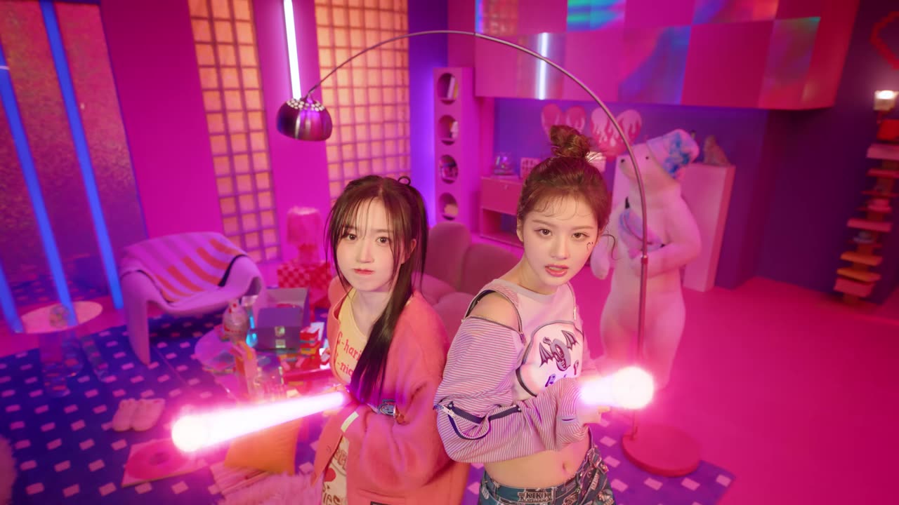 NMIXX "Young, Dumb, Stupid" M/V