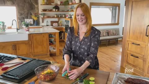 30_Ree Drummond's Baked Cheese with Grilled Pineapple-Pepp
