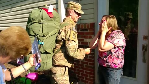 SOLDIER COMING HOME SURPRISE