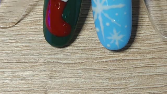 How to draw a snowflake on a nail