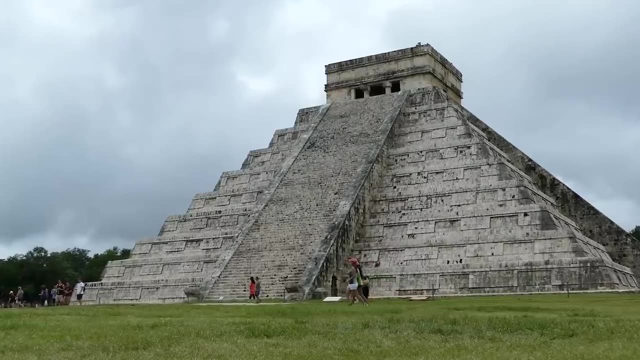Secrets Behind Hidden Pyramids of Maya in urdu
