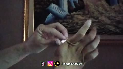 COIN MAGIC MOVING HANDS