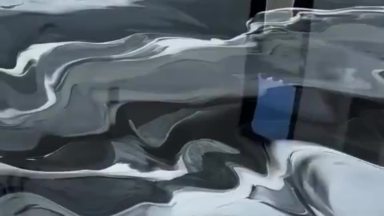 WOW 🤩 THE SHINE ON THIS RESIN FLOOR IN A GARAGE