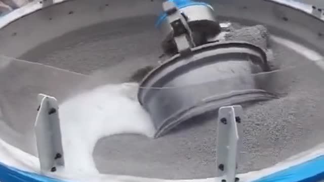 Grinding and polishing wheel hub