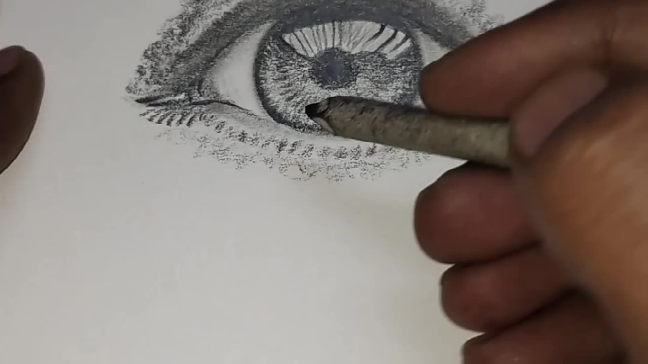 How to Draw Realistic Eyes: Step-by-Step Tutorial for Beginners