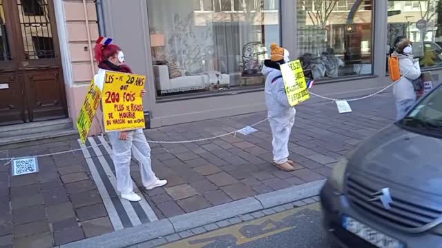 Les Masques Blancs Sud Alsace et Citoyens Action pancartes le 19 février 2022