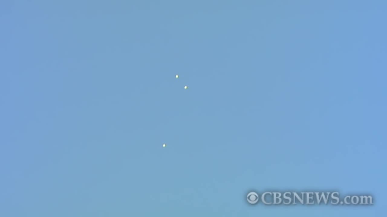 Ufo/Uap orbs in daylight.