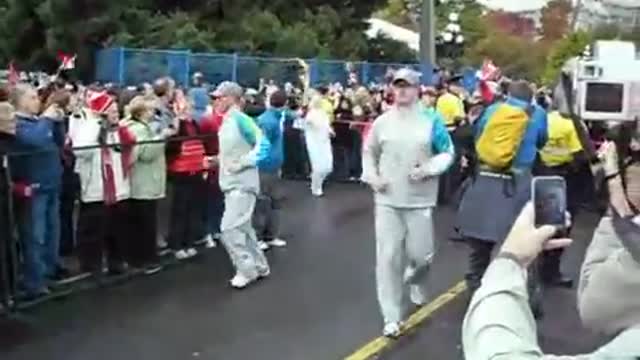 the first 2010 olympic torch switch on the Canadian soil