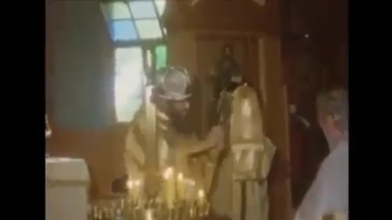 Asa NU! Svantul Ioan Maximovici si semnul SV. CRUCI facut intors