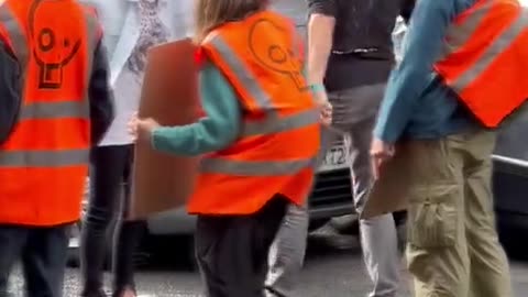 Climate Activists Get Beat Up For Causing A Car Accident of A Pregnant Woman