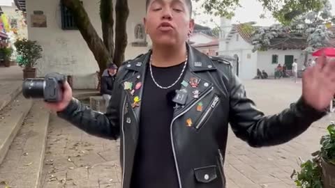 Hablemos del estilazo que tiene este hombre