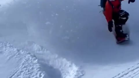 An immersive experience in the woods is just one turn away from happiness #jones_snowboards#2