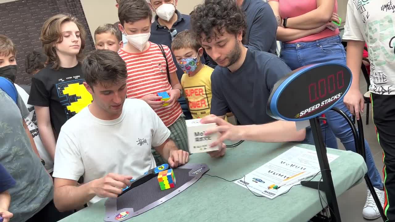 Rubik’s Cube World Record - 1.26 Seconds (2022)