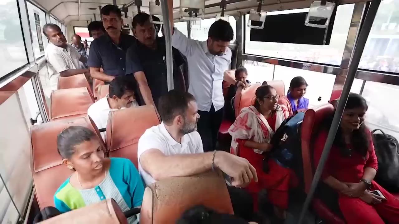 On a BMTC bus, with the incredible women of Bengaluru | Rahul Gandhi | Karnataka