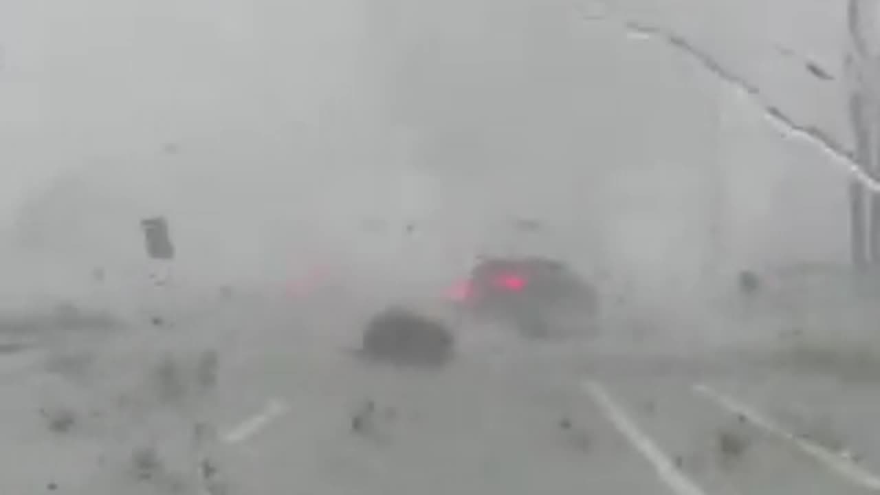 Vehicle recorded flying in the air in tornado-hit North Palm Beach, Florida