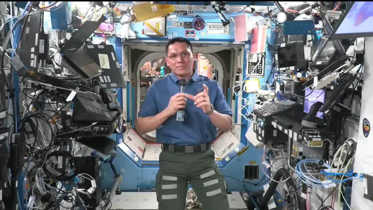 Astronaut Frank Rubio calls NASA expert from Space