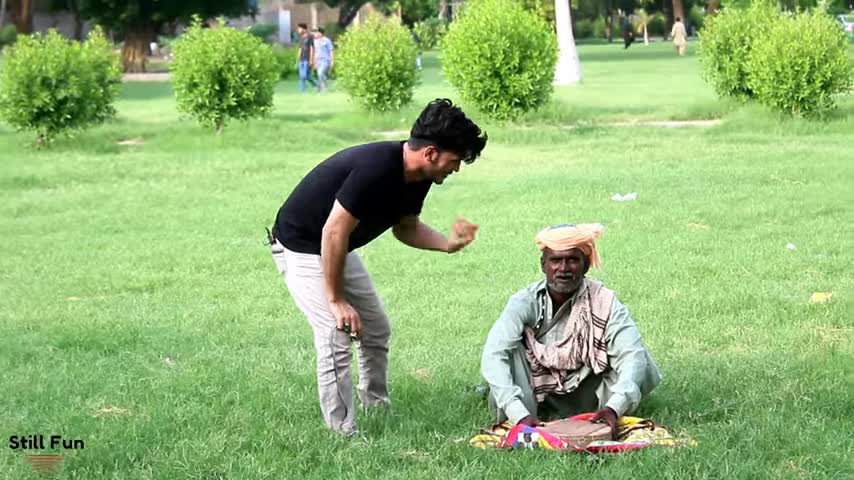 REAL SNAKE PRANK EPIC SNAKE PRANK IN PAKISTAN FUNNY REACTION - STILL FUN SNAKE PRANK