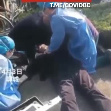 The Vaxxed Are Dropped Like Flies 💉🤔