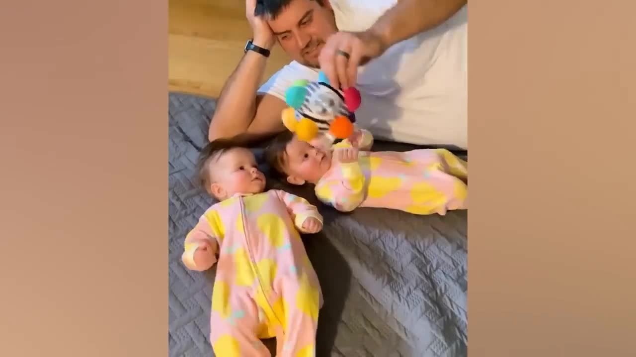 Best Videos Of Funny Twin Babies Compilation #2 _ Bipple/11