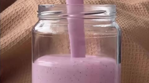 Delicious Blueberry Smoothie by @kizactivelife